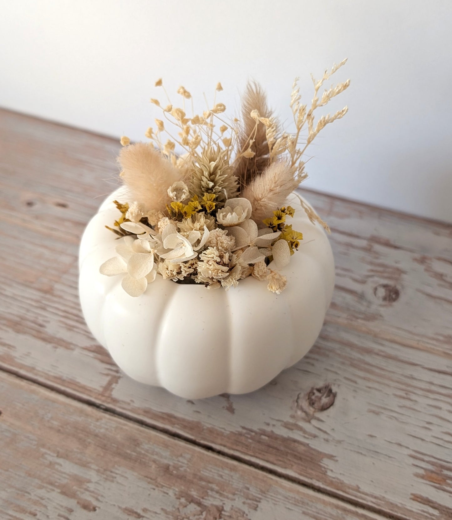Deko Kürbis mit Trockenblumen – Herbstdeko Tischdeko Boho Wohnaccessoire